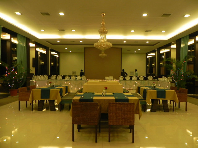 Reeva Suites Hotel Shirdi Restaurant